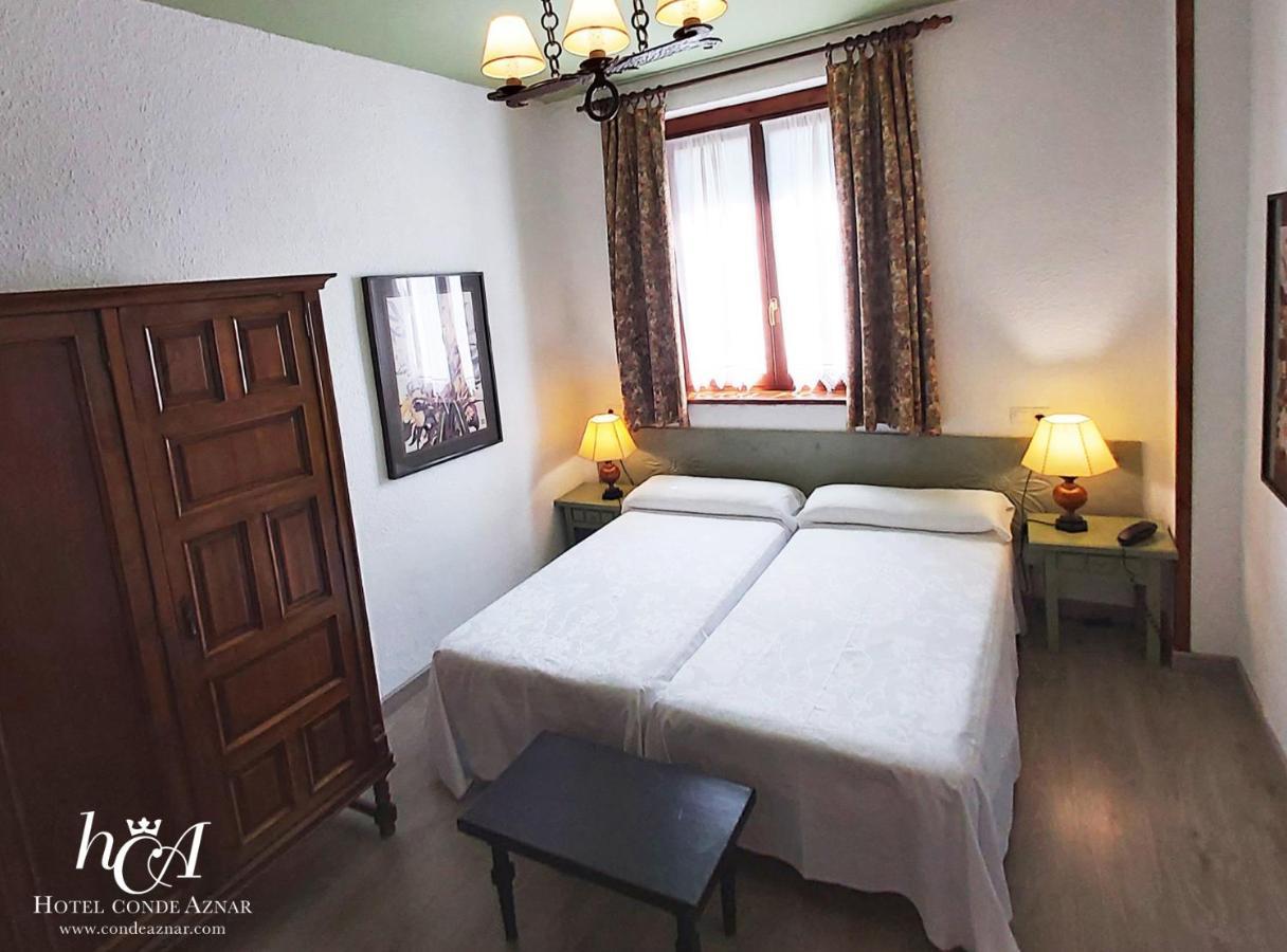 Conde Aznar Hotel Jaca Exterior photo
