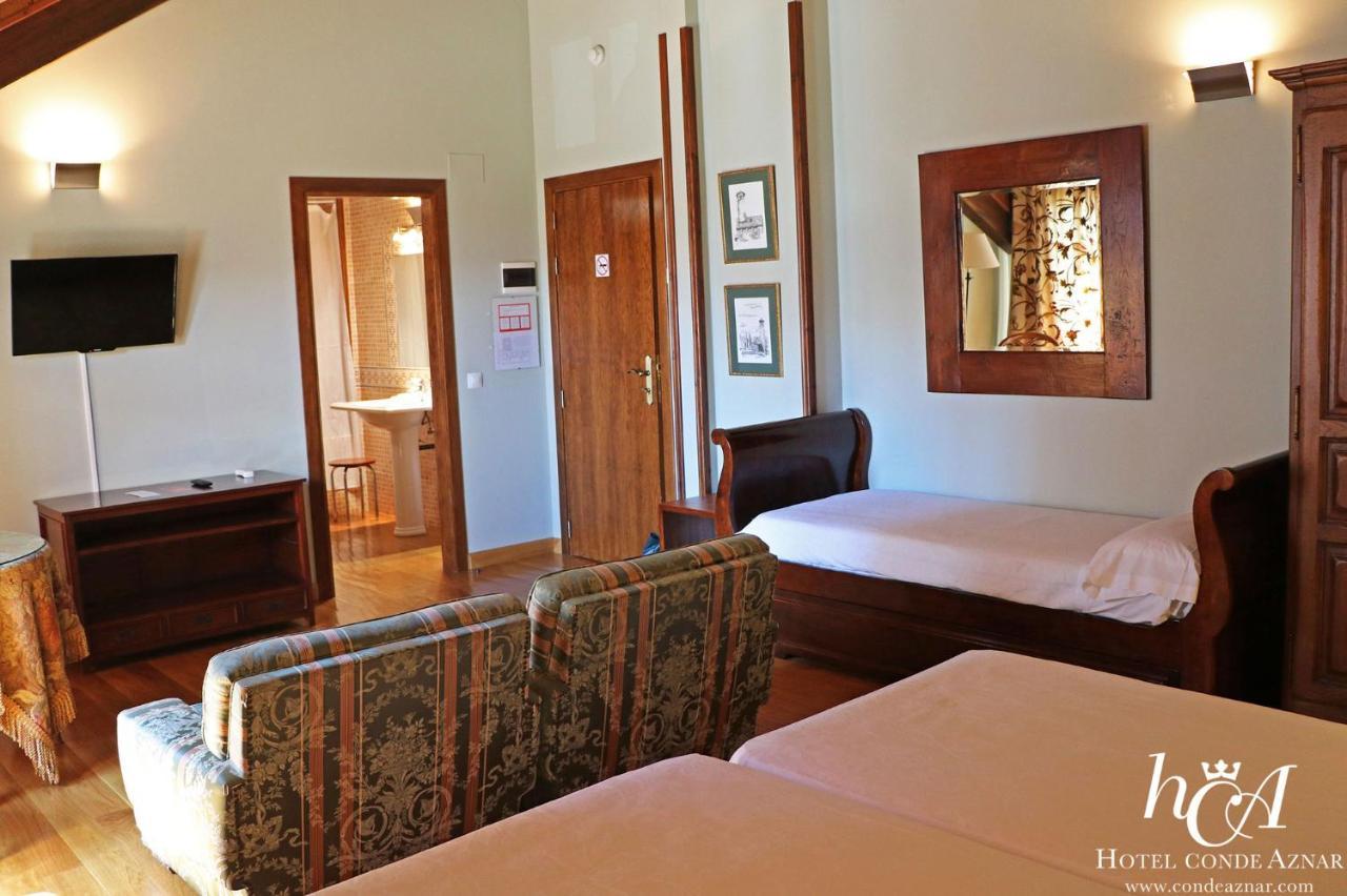 Conde Aznar Hotel Jaca Exterior photo