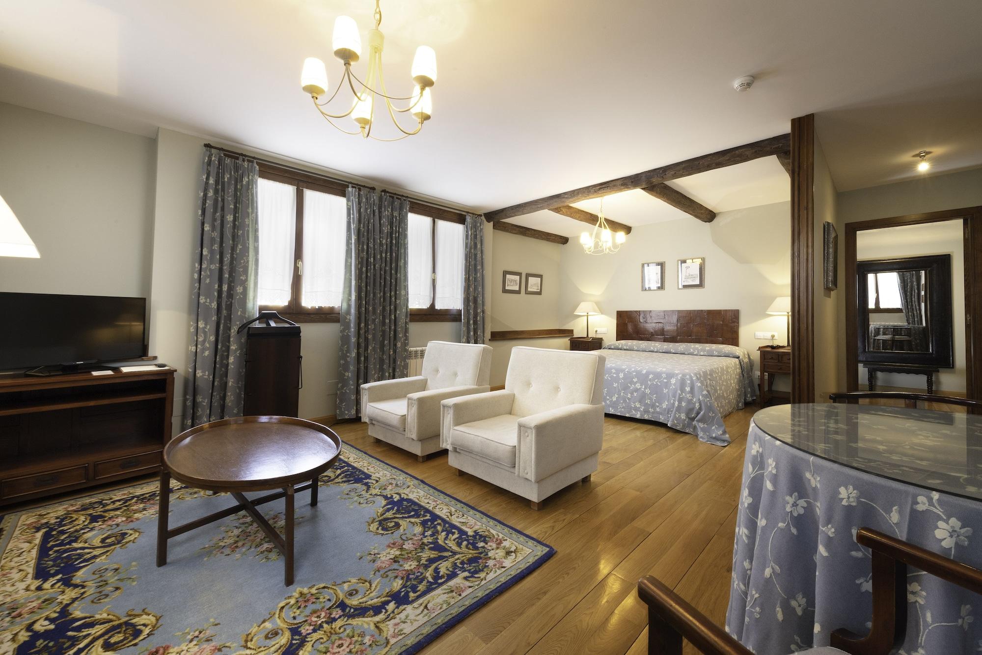 Conde Aznar Hotel Jaca Exterior photo