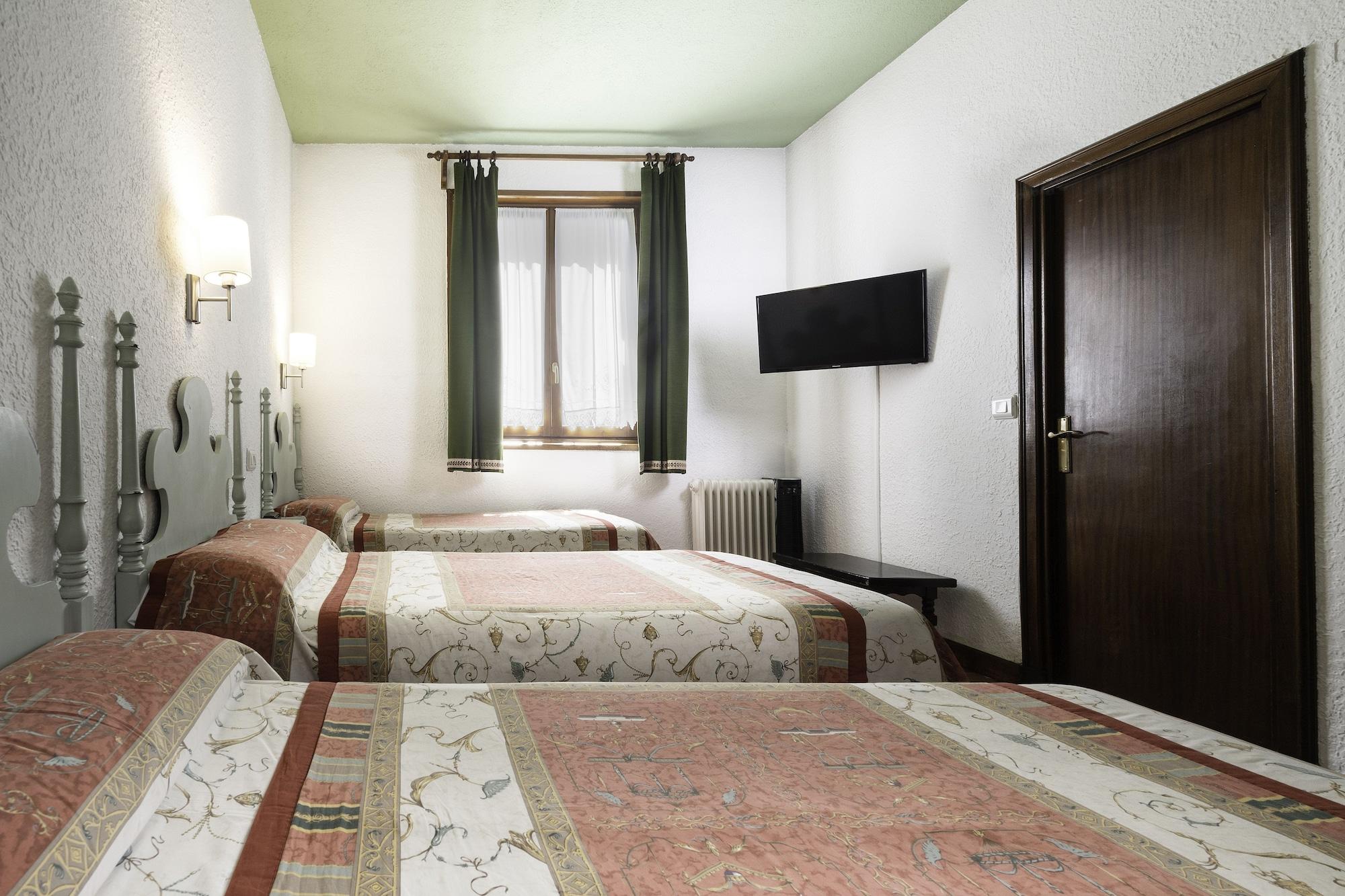 Conde Aznar Hotel Jaca Exterior photo