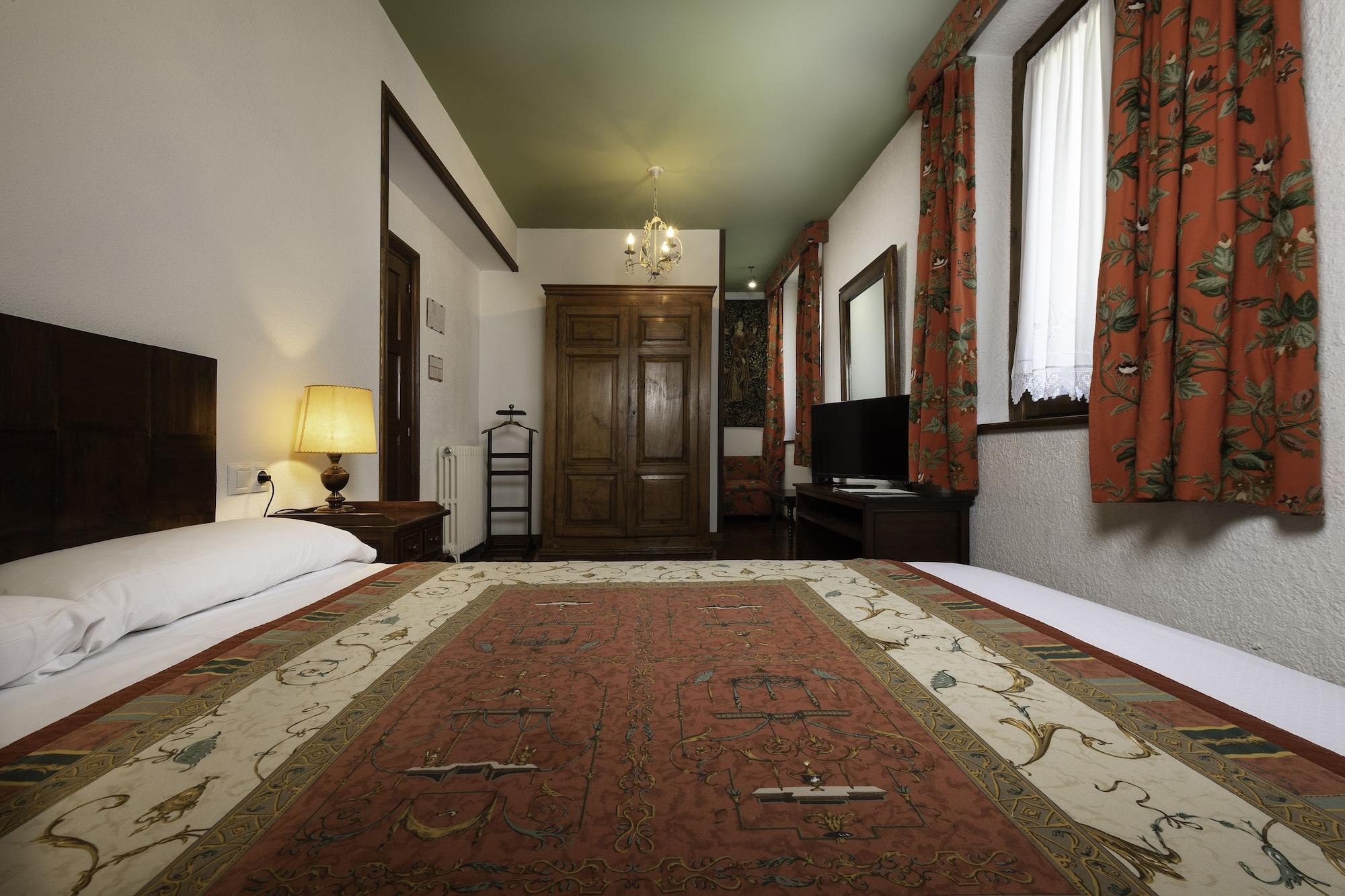 Conde Aznar Hotel Jaca Exterior photo