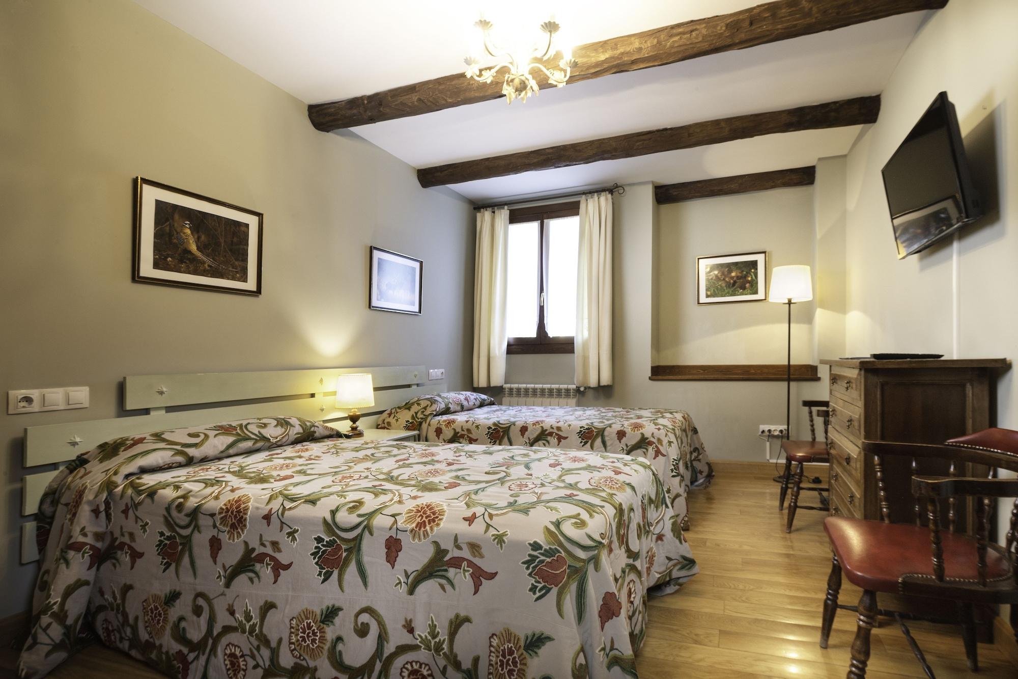 Conde Aznar Hotel Jaca Exterior photo