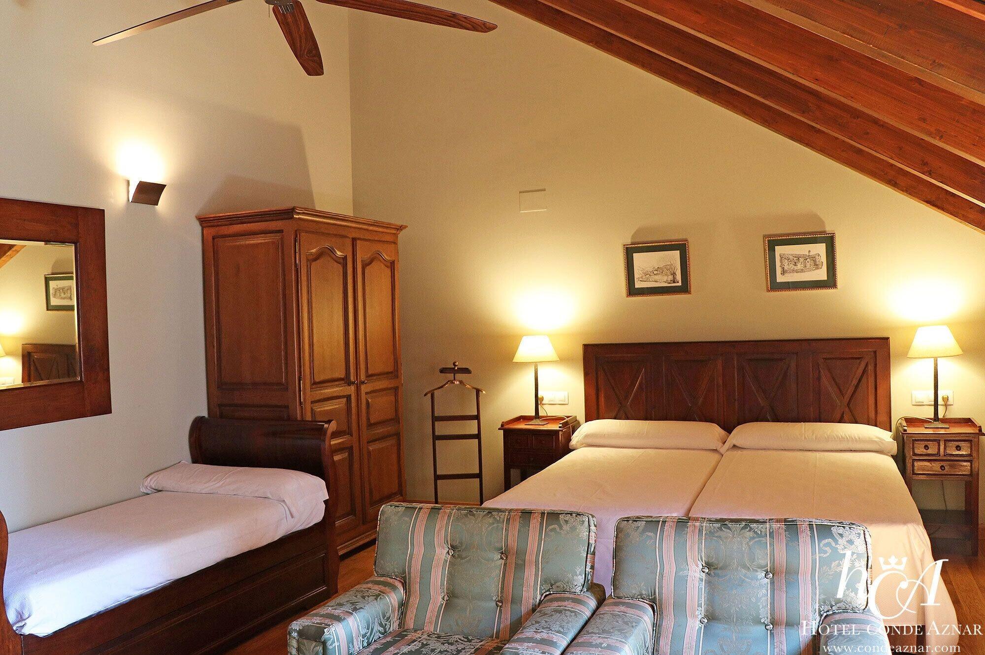 Conde Aznar Hotel Jaca Exterior photo